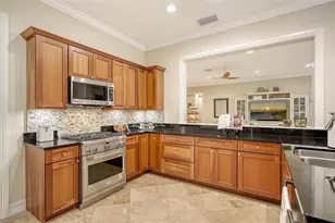 605 North Point Dr, Holmes Beach, FL 34217 - Photo 34
