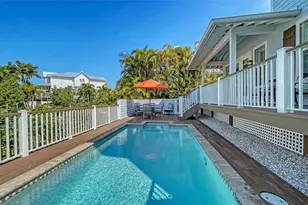 605 North Point Dr, Holmes Beach, FL 34217 - Photo 76