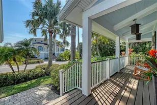 605 North Point Dr, Holmes Beach, FL 34217 - Photo 8