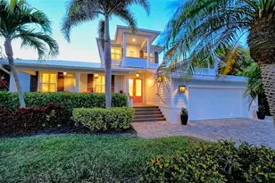 605 North Point Dr, Holmes Beach, FL 34217 - Photo 2
