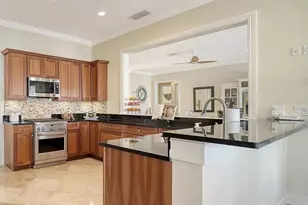 605 North Point Dr, Holmes Beach, FL 34217 - Photo 36