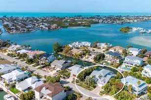 605 North Point Dr, Holmes Beach, FL 34217 - Photo 88
