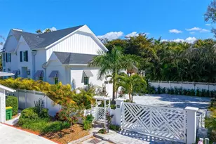 1621 Bay Point Ct, Sarasota, FL 34236 - Photo 2
