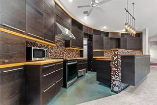 228 51st St Cir E, Palmetto, FL 34221 - Photo 4