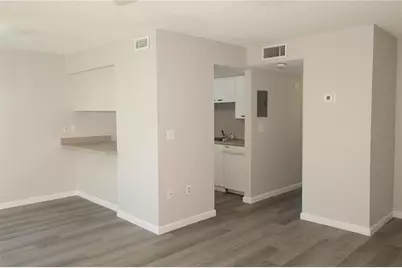 2628 Hidden Lake Drive N #B, Sarasota, FL 34237 - Photo 6