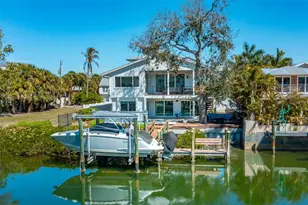 4938 Commonwealth Dr, Sarasota, FL 34242 - Photo 2