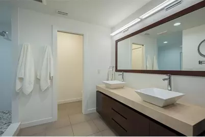 4938 Commonwealth Drive, Sarasota, FL 34242 - Photo 18