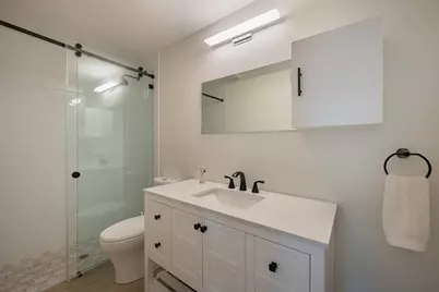 4938 Commonwealth Drive, Sarasota, FL 34242 - Photo 32