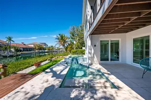 4938 Commonwealth Dr, Sarasota, FL 34242 - Photo 48