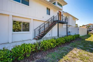 4938 Commonwealth Dr, Sarasota, FL 34242 - Photo 8