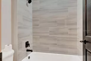 5035 Lakescene Pl, Sarasota, FL 34243 - Photo 34