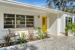 5019 Stevens Dr, Sarasota, FL 34234 - Photo 4