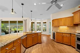 4751 Carrington Cir, Sarasota, FL 34243 - Photo 14