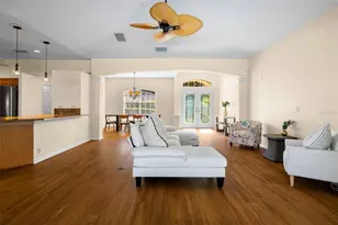 4751 Carrington Cir, Sarasota, FL 34243 - Photo 10