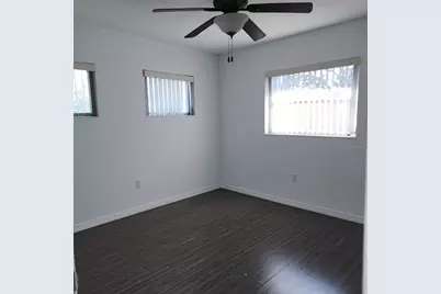 3925 Omega Lane, Sarasota, FL 34235 - Photo 18