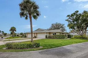 4312 Dresden Ln, Sarasota, FL 34233 - Photo 2