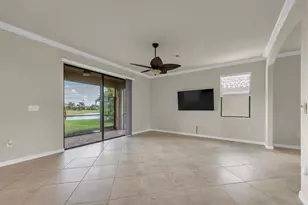 319 Whispering Palms Ln, Bradenton, FL 34212 - Photo 6