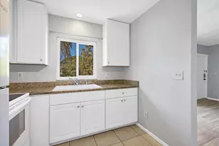 2304 Ringling Blvd, Sarasota, FL 34237 - Photo 12