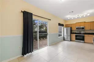 7604 Plantation Cir, University Park, FL 34201 - Photo 8