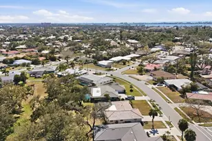 7409 Bounty Dr, Sarasota, FL 34231 - Photo 36