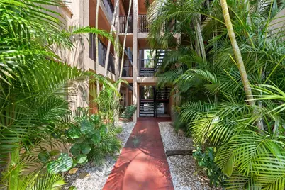 3700 S Osprey Avenue #118, Sarasota, FL 34239 - Photo 2