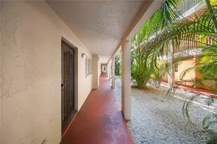 3700 S Osprey Ave, Sarasota, FL 34239 - Photo 4