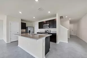 3279 Hilltop Cir, Lakewood Ranch, FL 34211 - Photo 6