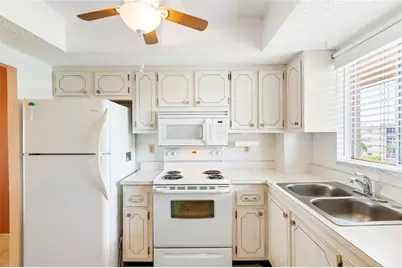 3959 Lake Bayshore Drive #F 412, Bradenton, FL 34205 - Photo 8