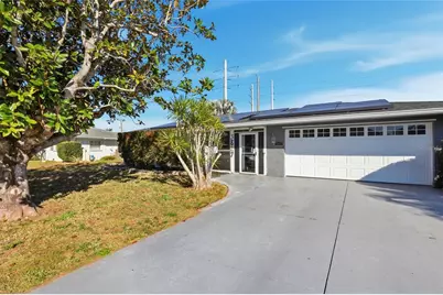 3827 Sugar Lane, Sarasota, FL 34235 - Photo 2