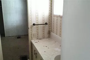 6710 36th Ave E, Palmetto, FL 34221 - Photo 14