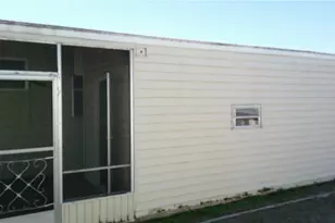 6710 36th Ave E, Palmetto, FL 34221 - Photo 4