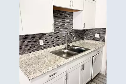 1221 22nd Avenue W, Palmetto, FL 34221 - Photo 4