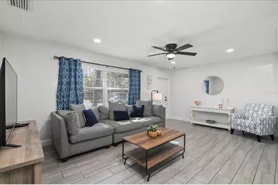 2405 48th Avenue W, Bradenton, FL 34207 - Photo 4