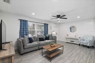 2405 48th Ave W, Bradenton, FL 34207 - Photo 4