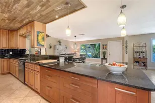 836 Magellan Dr, Sarasota, FL 34243 - Photo 18