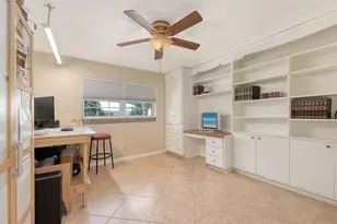 836 Magellan Dr, Sarasota, FL 34243 - Photo 14