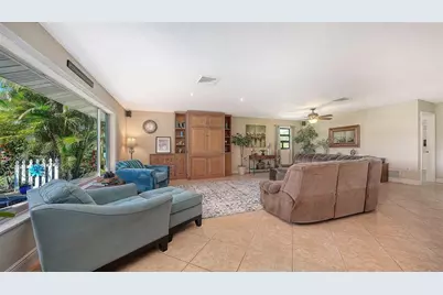 836 Magellan Drive, Sarasota, FL 34243 - Photo 12