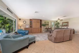 836 Magellan Dr, Sarasota, FL 34243 - Photo 12