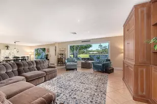 836 Magellan Dr, Sarasota, FL 34243 - Photo 8