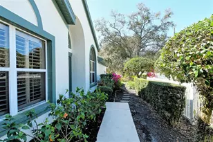 720 Connemara Ct, Venice, FL 34292 - Photo 4