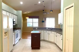 1692 Old Summerwood Blvd, Sarasota, FL 34232 - Photo 6