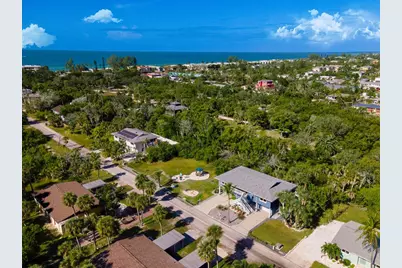 681 Gulf Bay Road, Longboat Key, FL 34228 - Photo 2