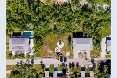 681 Gulf Bay Road, Longboat Key, FL 34228 - Photo 1