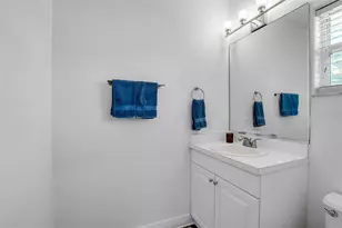 9203 Midnight Pass Rd, Sarasota, FL 34242 - Photo 16