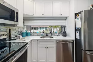 1169 W Peppertree Dr, Sarasota, FL 34242 - Photo 12