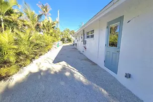 5702 Carissa St, Holmes Beach, FL 34217 - Photo 20