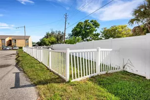 3413 Clark Rd, Sarasota, FL 34231 - Photo 30