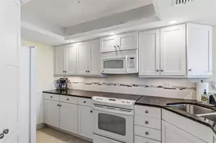 631 Alhambra Rd, Venice, FL 34285 - Photo 4