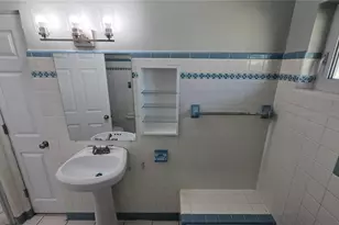 2001 St George Dr, Bradenton, FL 34208 - Photo 14