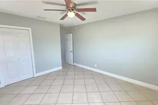 2001 St George Dr, Bradenton, FL 34208 - Photo 18